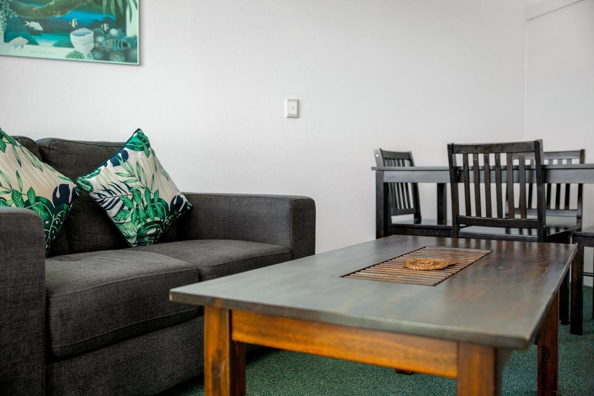 Reef Adventureland Motor Inn Tannum Sands Bagian luar foto
