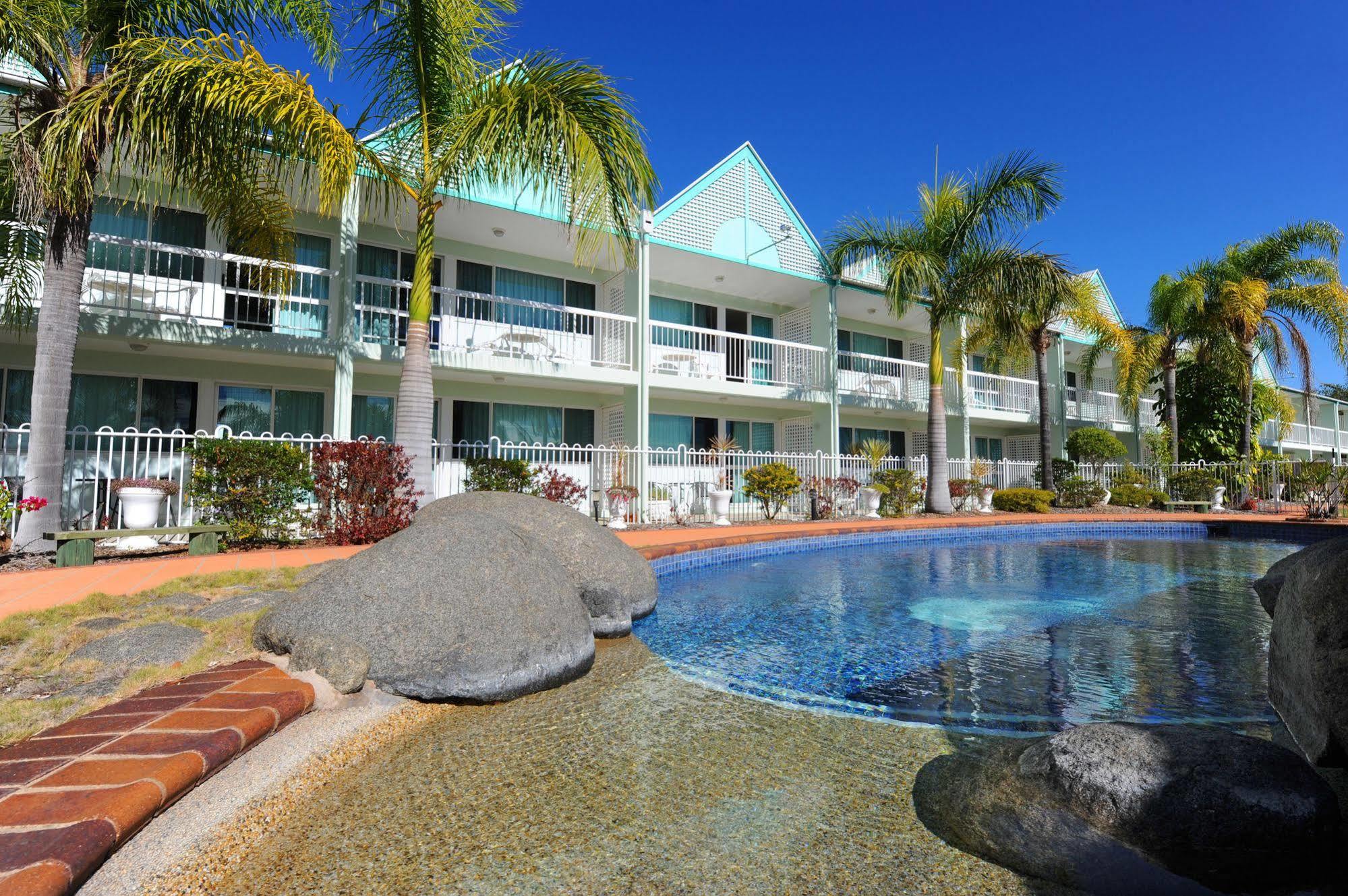 Reef Adventureland Motor Inn Tannum Sands Bagian luar foto